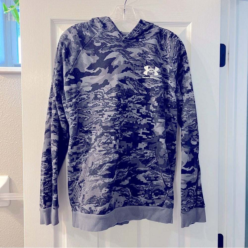 Under Armour camo hoodie youth boys size XL EUC
